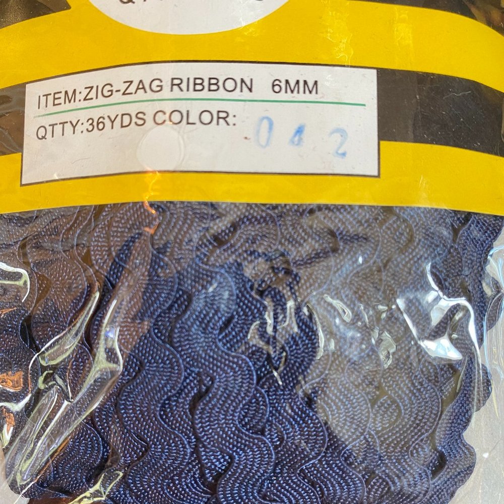 Deep Purple 6mm Ric Rac - Picture 2 of 2